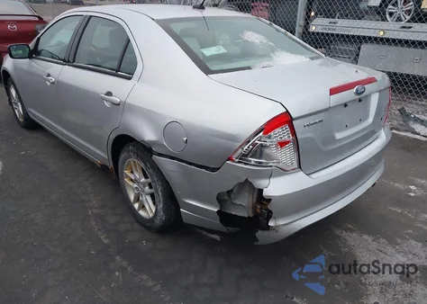 2012 Ford Fusion S из США, поврежденный, VIN 3FAHP0GA9CR204237